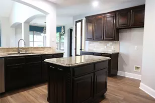 2417 Laguna Ln, Arlington, TX 76012 - Photo 13