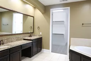 2417 Laguna Ln, Arlington, TX 76012 - Photo 17