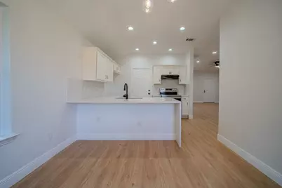5219 Chippewa Drive, Dallas, TX 75212 - Photo 3