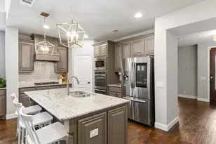 100 Griffith Ct, Euless, TX 76039 - Photo 9