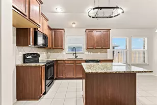 6541 Serena Ln, Waco, TX 76712 - Photo 9
