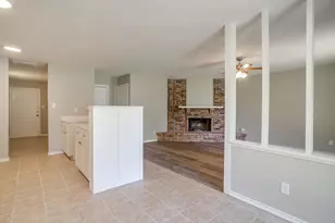 7805 Evening Star Dr, Fort Worth, TX 76133 - Photo 11