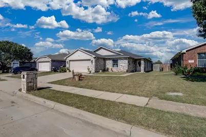 2612 Diver Court, Fort Worth, TX 76119 - Photo 5