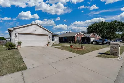 2612 Diver Court, Fort Worth, TX 76119 - Photo 3