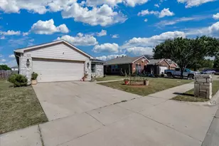 2612 Diver Ct, Fort Worth, TX 76119 - Photo 3