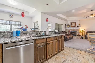 1305 E Apache Trail, Granbury, TX 76048 - Photo 33