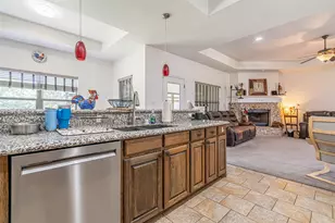 1305 E Apache Trail, Granbury, TX 76048 - Photo 33