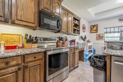 1305 E Apache Trail, Granbury, TX 76048 - Photo 31
