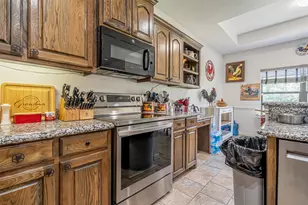 1305 E Apache Trail, Granbury, TX 76048 - Photo 31