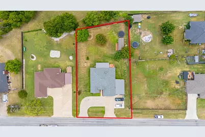 1305 E Apache Trail, Granbury, TX 76048 - Photo 3