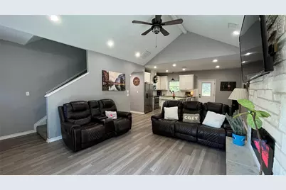 206 Beckham Street W, Sulphur Springs, TX 75482 - Photo 3