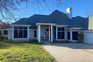 137 Oakview Rd, Gainesville, TX 76240 - Photo 1