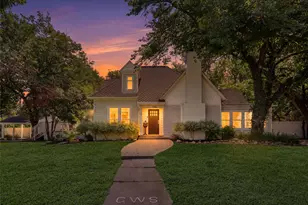 704 N College St, McKinney, TX 75069 - Photo 1
