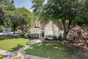 704 N College St, McKinney, TX 75069 - Photo 3