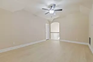 237 Frontier Dr, Waxahachie, TX 75167 - Photo 5