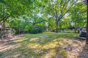 423 W Munson St, Denison, TX 75020 - Photo 11