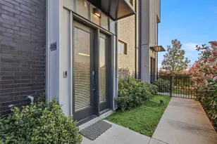 1813 Park Ave, Dallas, TX 75215 - Photo 1