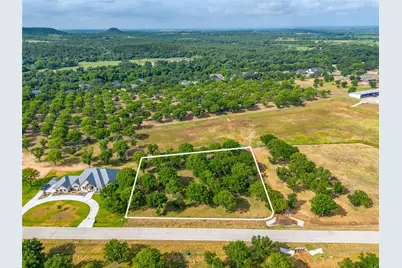 2325 E Landings S, Granbury, TX 76049 - Photo 1