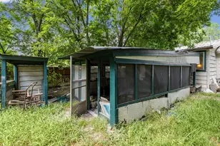 906 Branch St, Greenville, TX 75401 - Photo 25