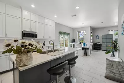 431 W Pioneer Drive, Irving, TX 75061 - Photo 9