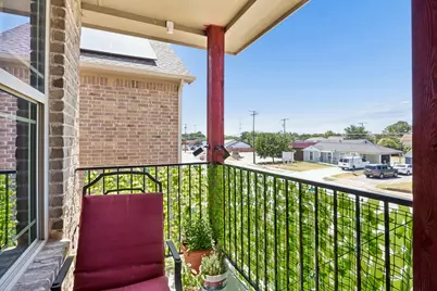 431 W Pioneer Drive, Irving, TX 75061 - Photo 31