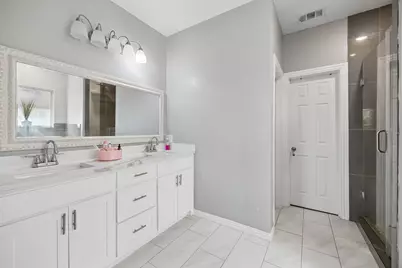 431 W Pioneer Drive, Irving, TX 75061 - Photo 17