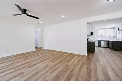 1614 W 3rd Street, Irving, TX 75060 - Photo 9