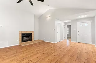 217 Teakwood Ln, Lewisville, TX 75067 - Photo 3