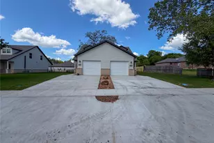 413 W Dulin St, Sherman, TX 75090 - Photo 3