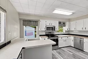 726 N Carrier Pkwy, Grand Prairie, TX 75050 - Photo 11