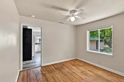 726 N Carrier Parkway, Grand Prairie, TX 75050 - Photo 15