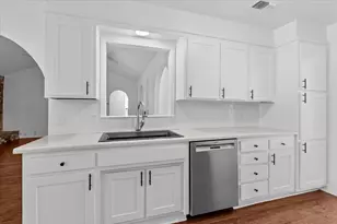 9901 Dickens Dr, Benbrook, TX 76126 - Photo 9