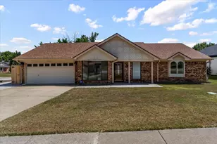 9901 Dickens Dr, Benbrook, TX 76126 - Photo 1