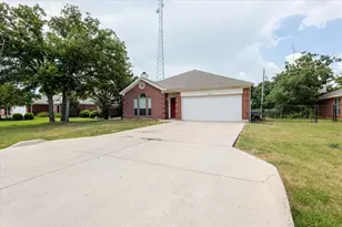 406 Red Bud Ln, Tolar, TX 76476 - Photo 5