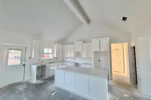 2021 Collin St, Weatherford, TX 76085 - Photo 5