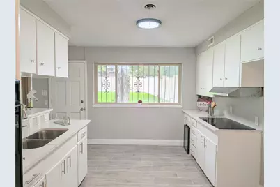 710 E Five Mile Parkway, Dallas, TX 75216 - Photo 11