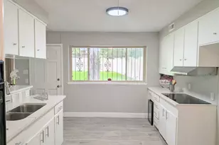710 E Five Mile Pkwy, Dallas, TX 75216 - Photo 11
