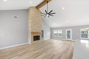 13015 Rainier Dr, Woodway, TX 76712 - Photo 11