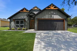 907 Renfro Dr, White Settlement, TX 76108 - Photo 1