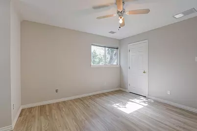 104 W Ash Lane, Euless, TX 76039 - Photo 37