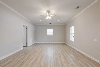104 W Ash Lane, Euless, TX 76039 - Photo 13