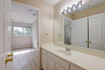 104 W Ash Lane, Euless, TX 76039 - Photo 33