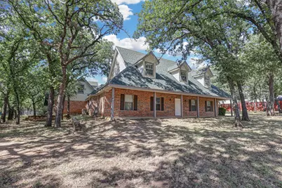104 W Ash Lane, Euless, TX 76039 - Photo 1