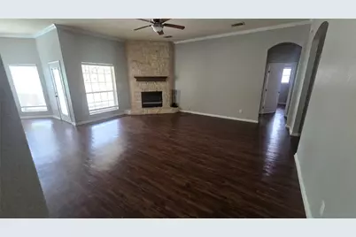 436 W Wall Street, Hewitt, TX 76643 - Photo 3