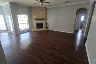 436 W Wall St, Hewitt, TX 76643 - Photo 3