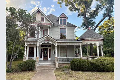 221 E Bridge Street, Granbury, TX 76048 - Photo 1