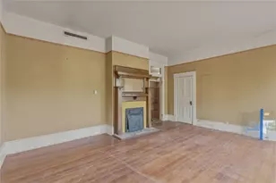 221 E Bridge St, Granbury, TX 76048 - Photo 25