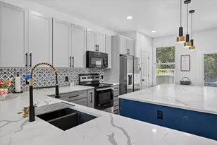 8913 Cranston Ct, Providence Village, TX 76227 - Photo 7