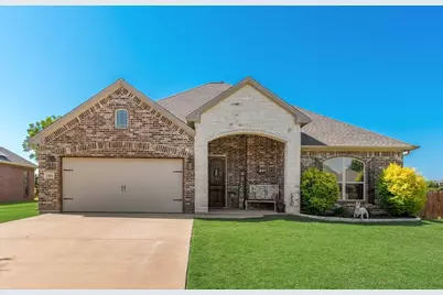 704 Carmen Ana Avenue, Grandview, TX 76050 - Photo 3