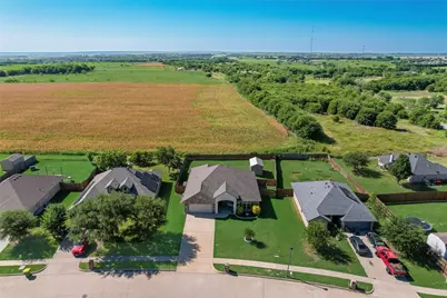 704 Carmen Ana Avenue, Grandview, TX 76050 - Photo 33